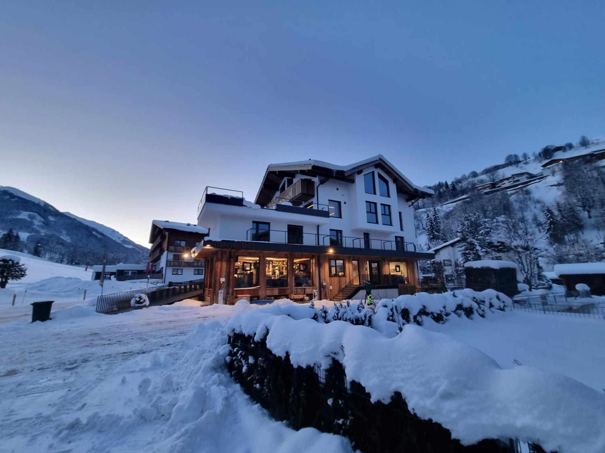 Skill Mountain Lodge - Ski Und Bike Hostel Im Sommer Mit Joker Card Saalbach-Hinterglemm Dış mekan fotoğraf