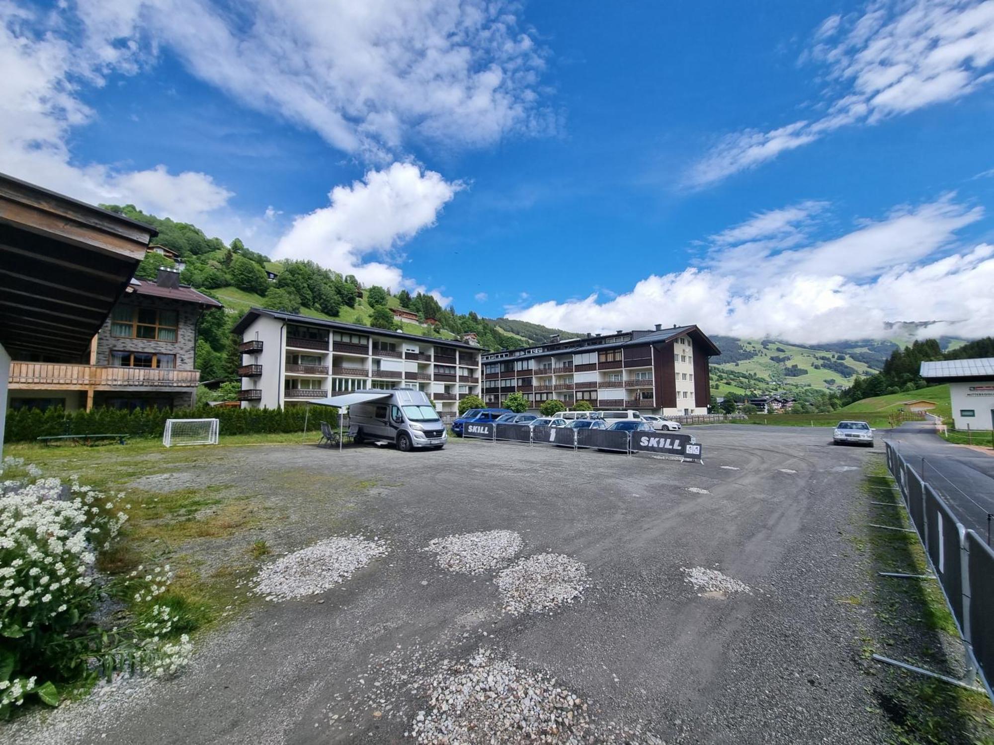 Skill Mountain Lodge - Ski Und Bike Hostel Im Sommer Mit Joker Card Saalbach-Hinterglemm Dış mekan fotoğraf